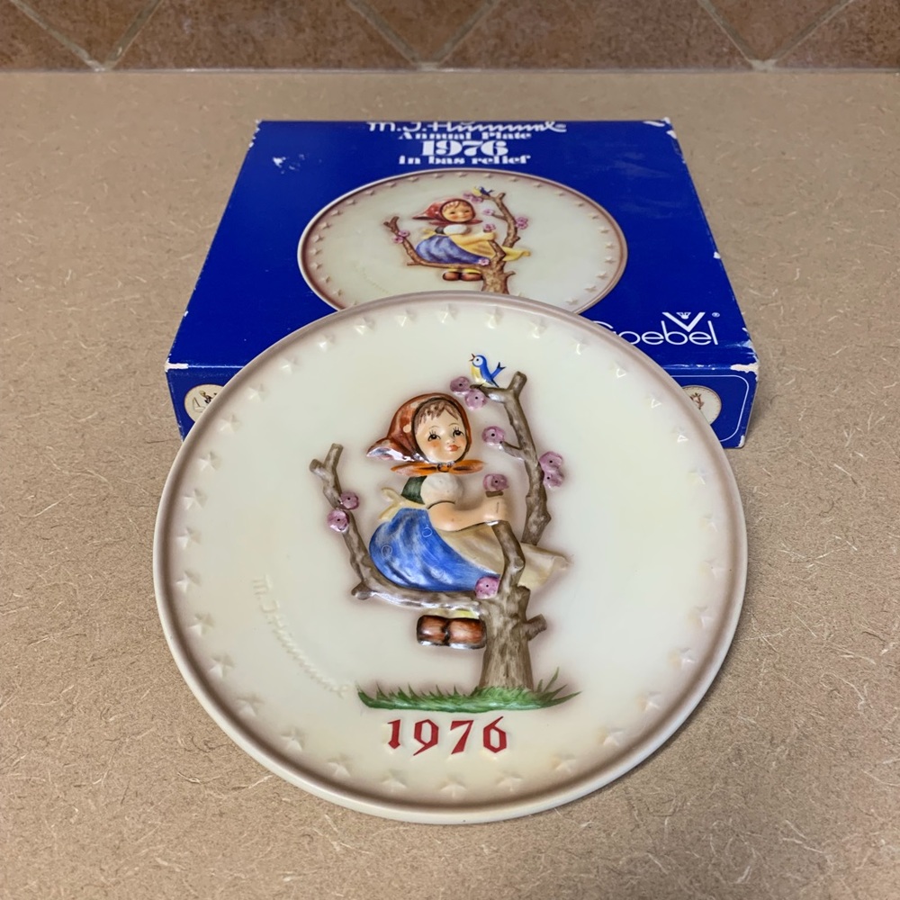MJ Hummel 1976 plate